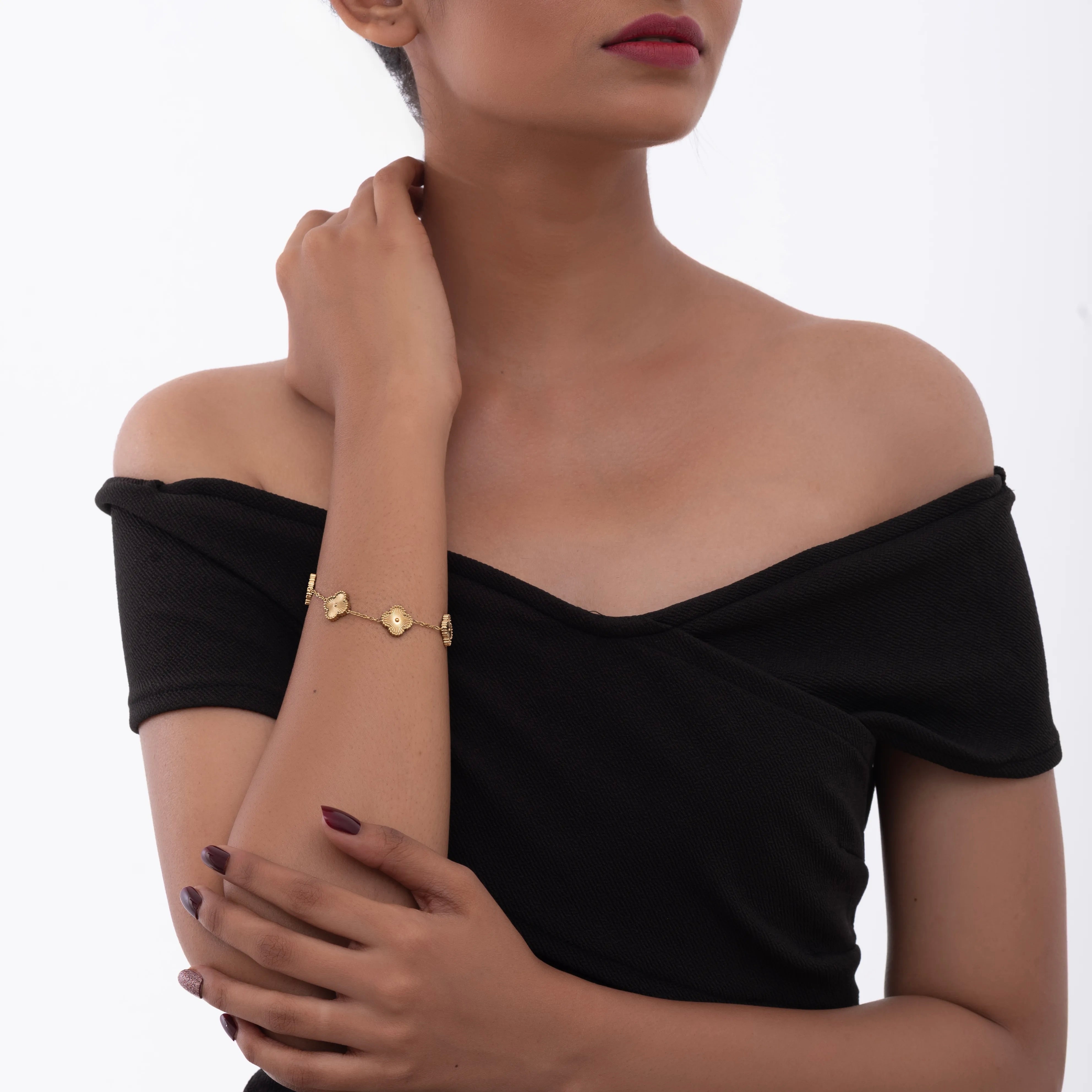 Classic Golden Clover Bracelet