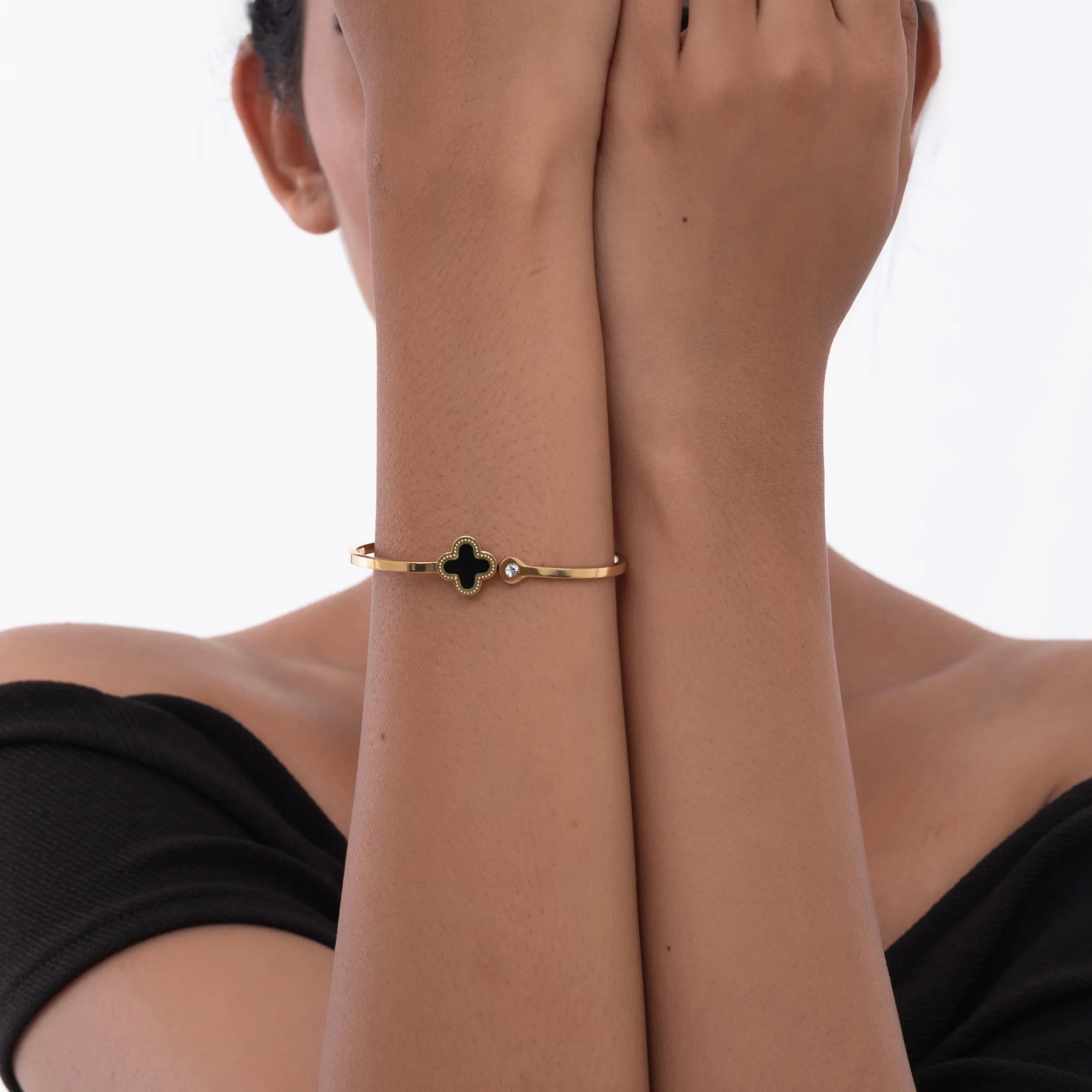 Elegant Black Clover Bracelet