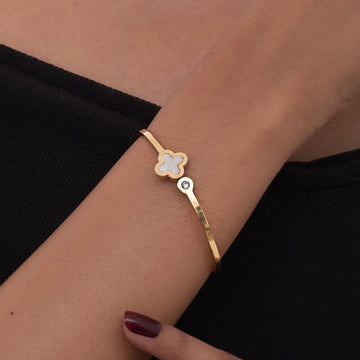 Elegant White Clover Bracelet