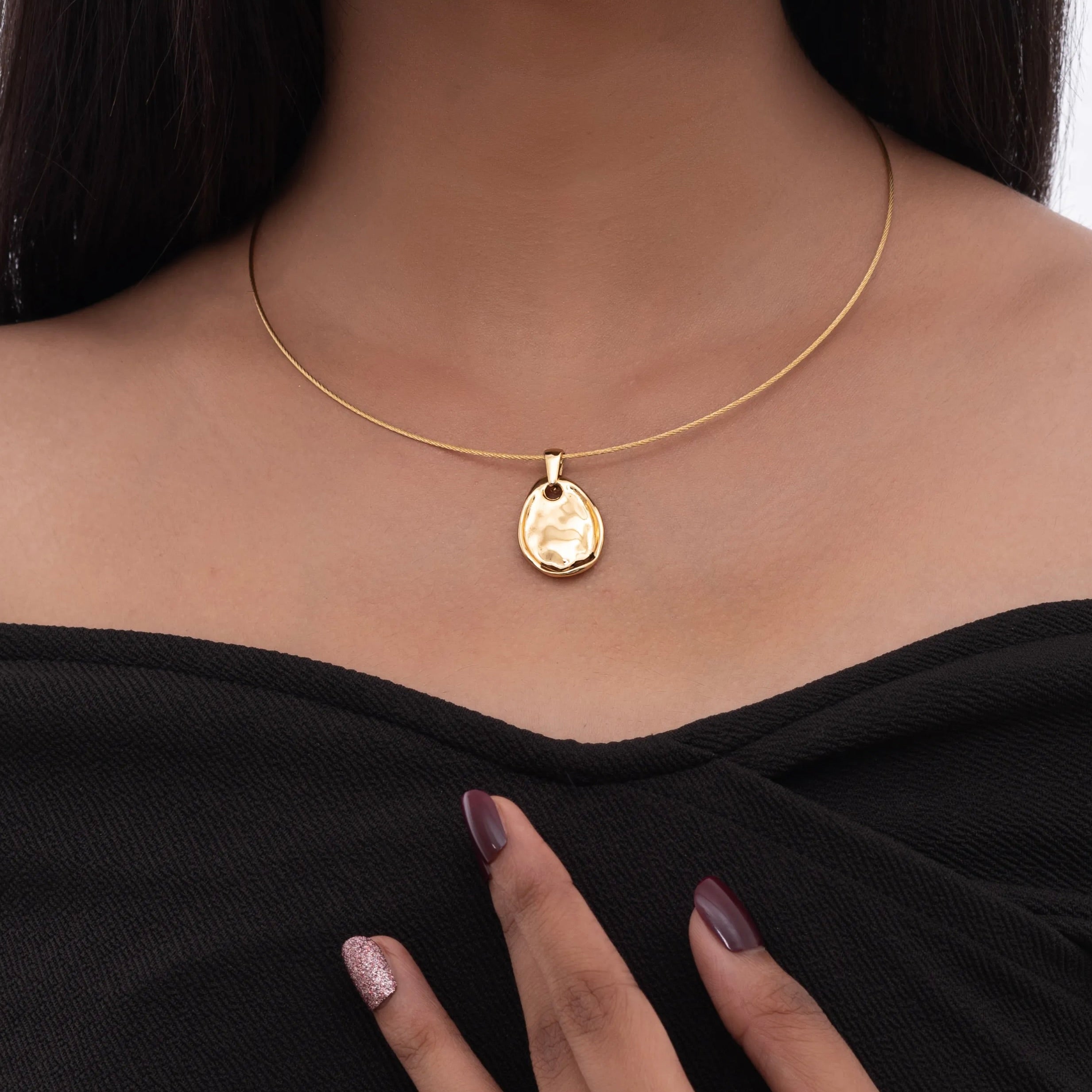 Minimalist Gold Pendant Necklace