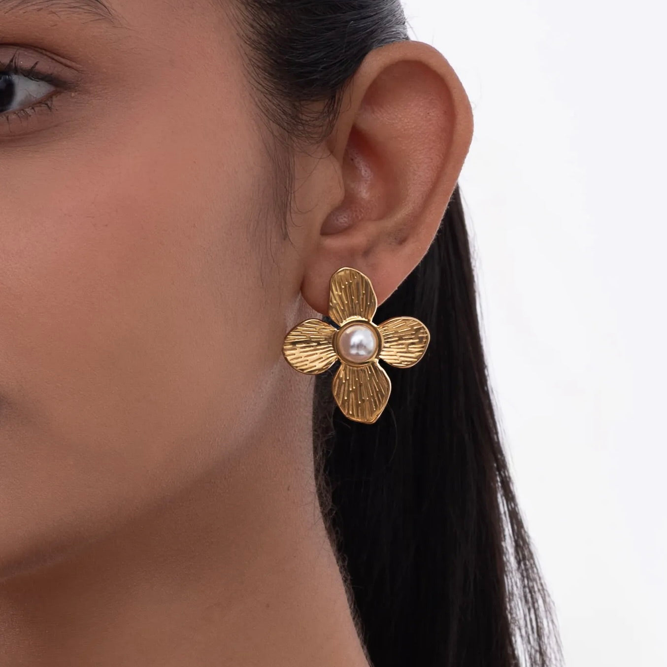 Golden Daisy Earrings