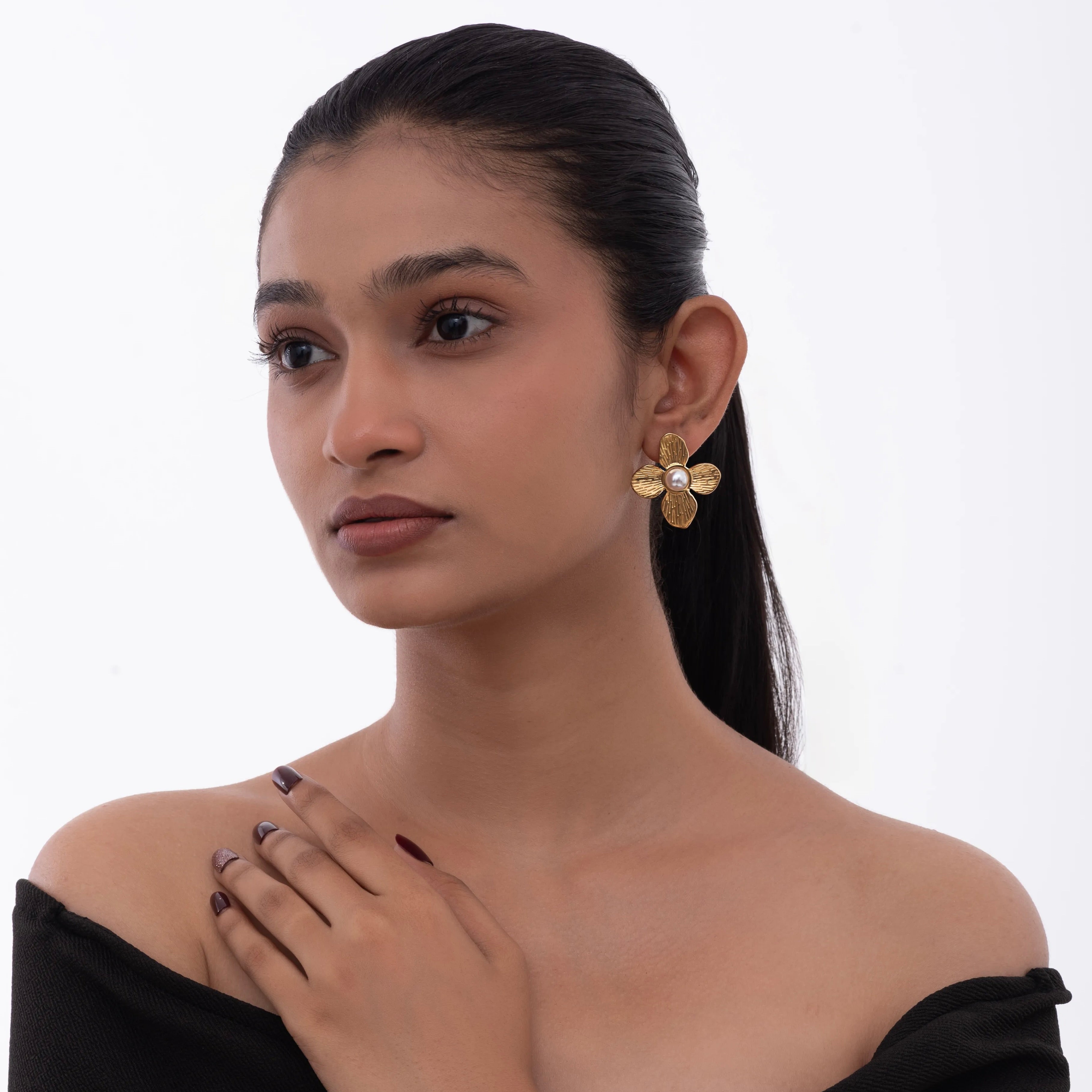 Golden Daisy Earrings