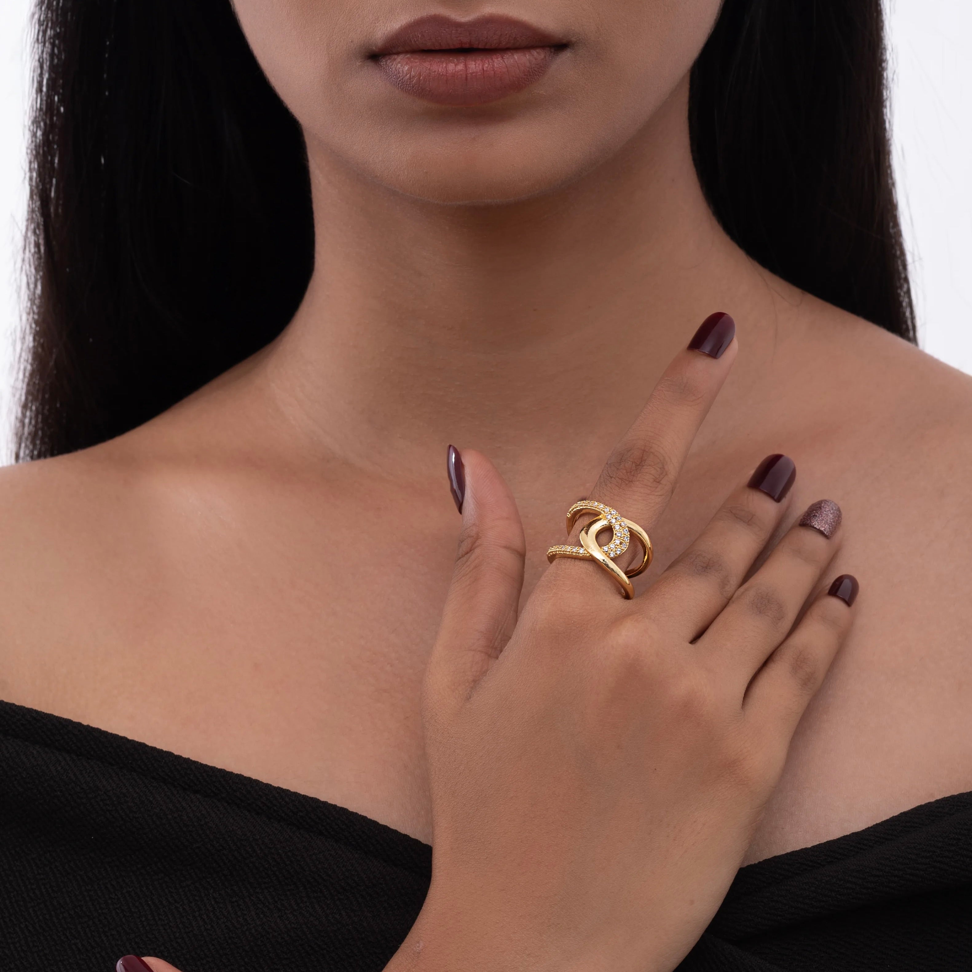 Semi-Studded crisscross ring