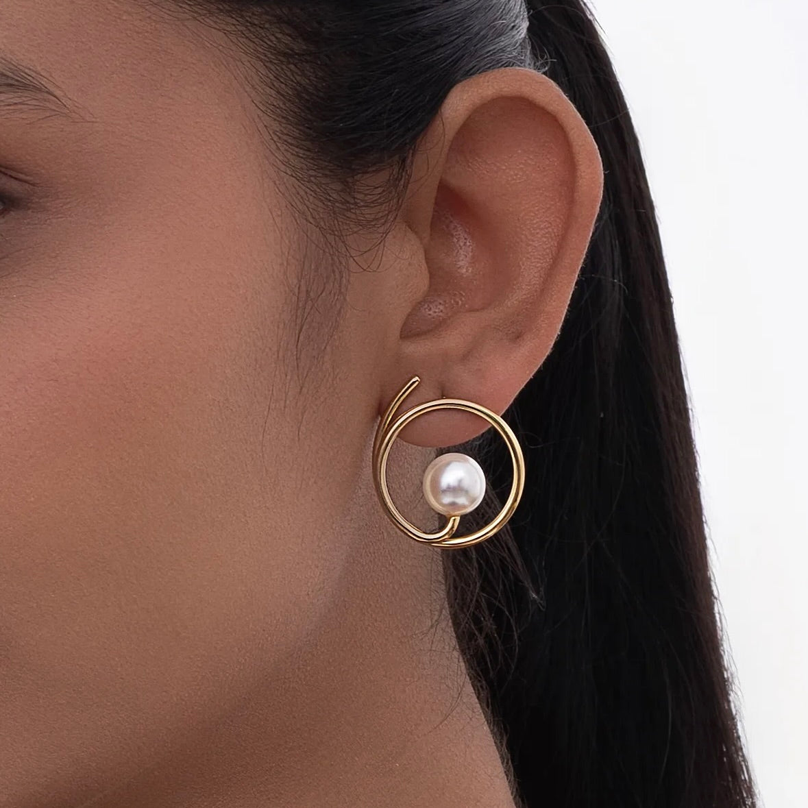 Pearl Aura Earrings
