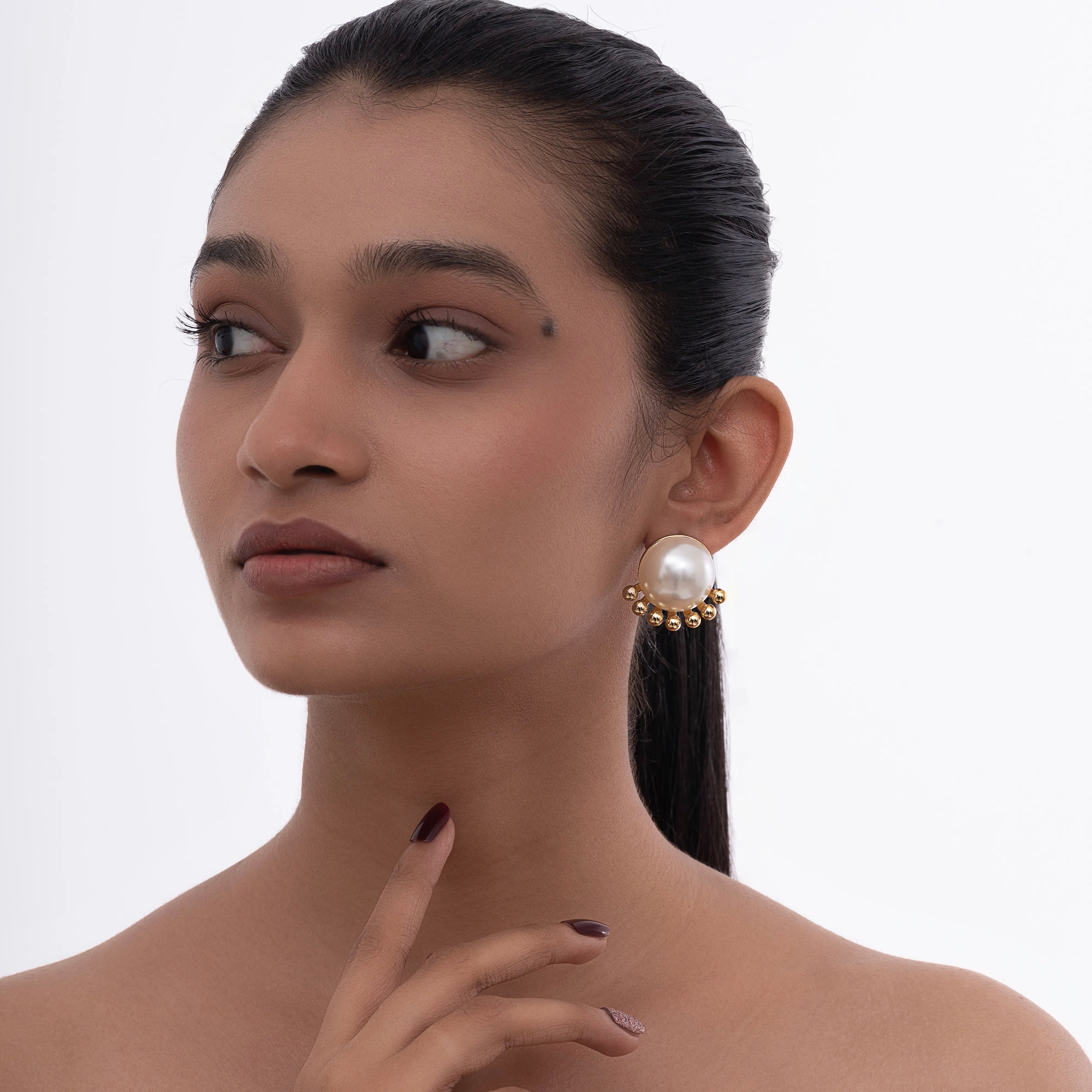 Pearl Majesty Studs