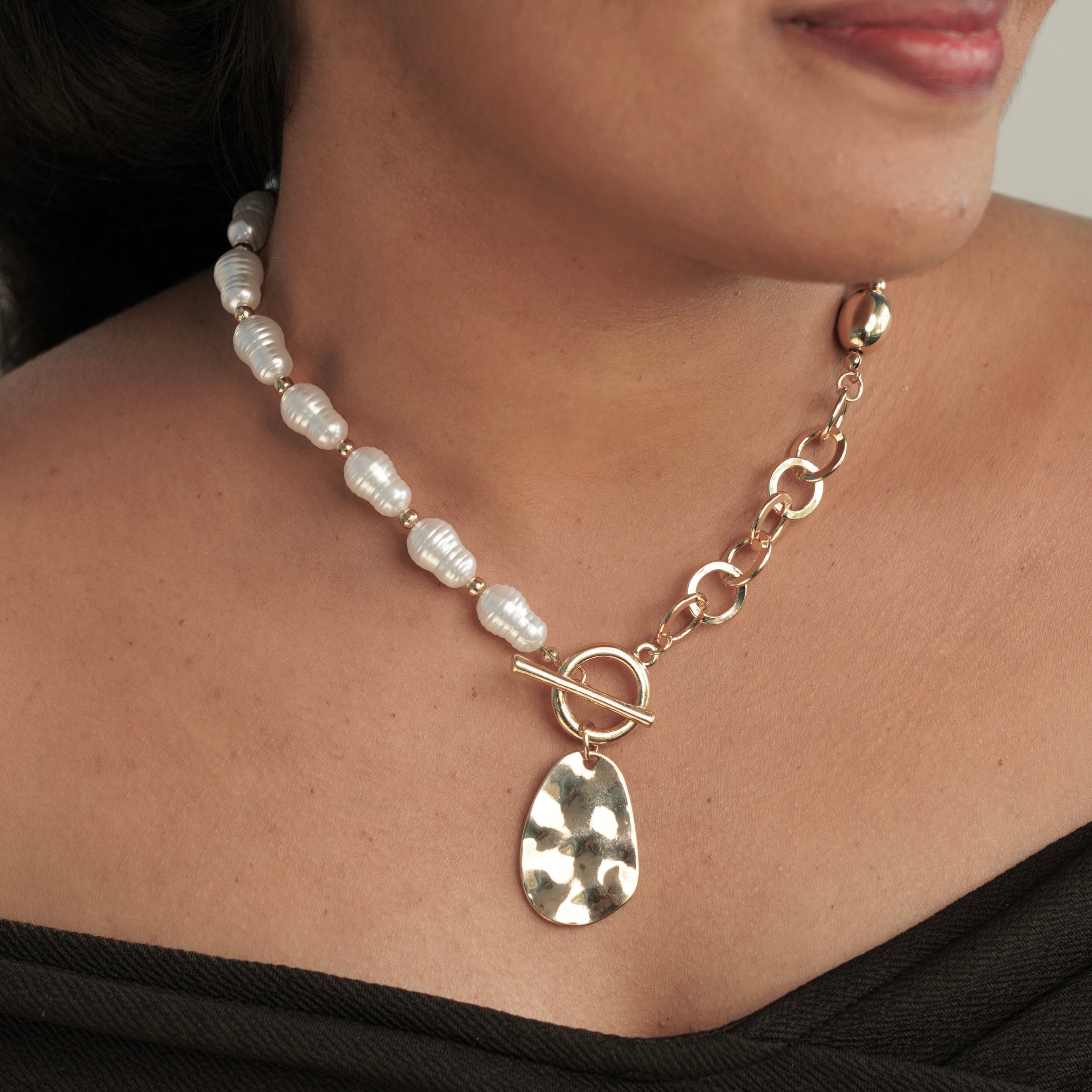 Lustre Pearl Necklace