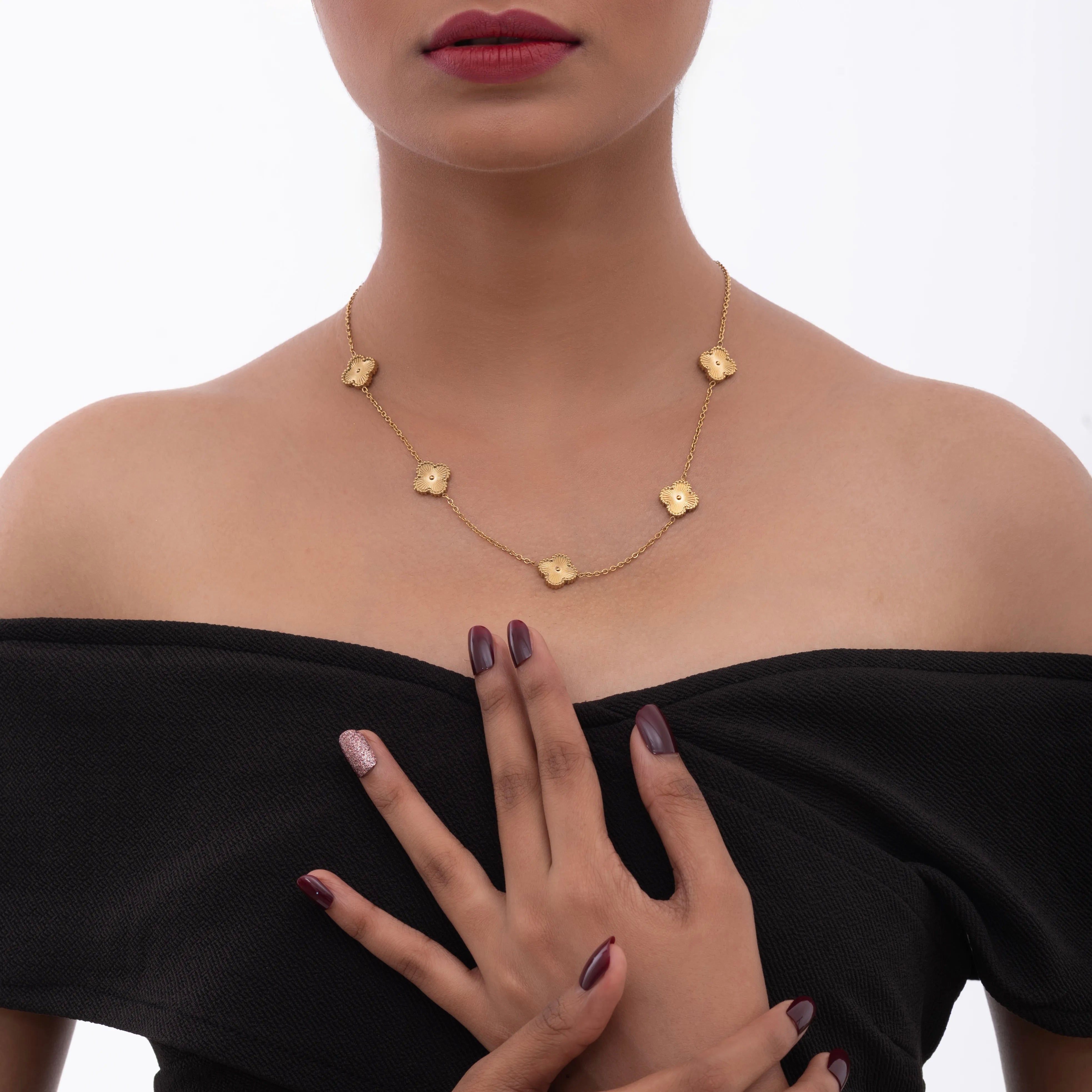 Dainty Golden Clover Necklace