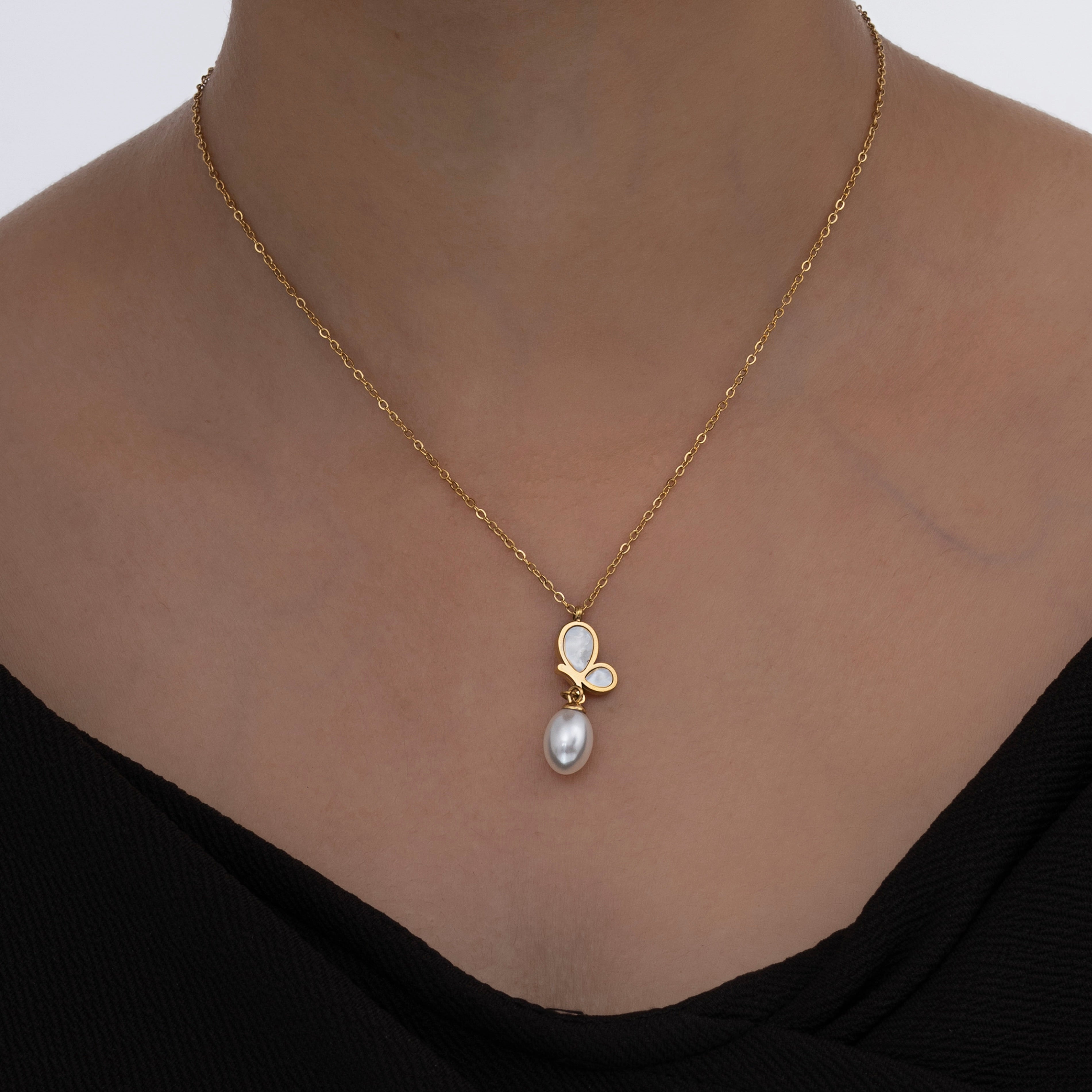 Minimalist Butterfly Pearl Necklace