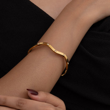 Twilight Curve Bangle
