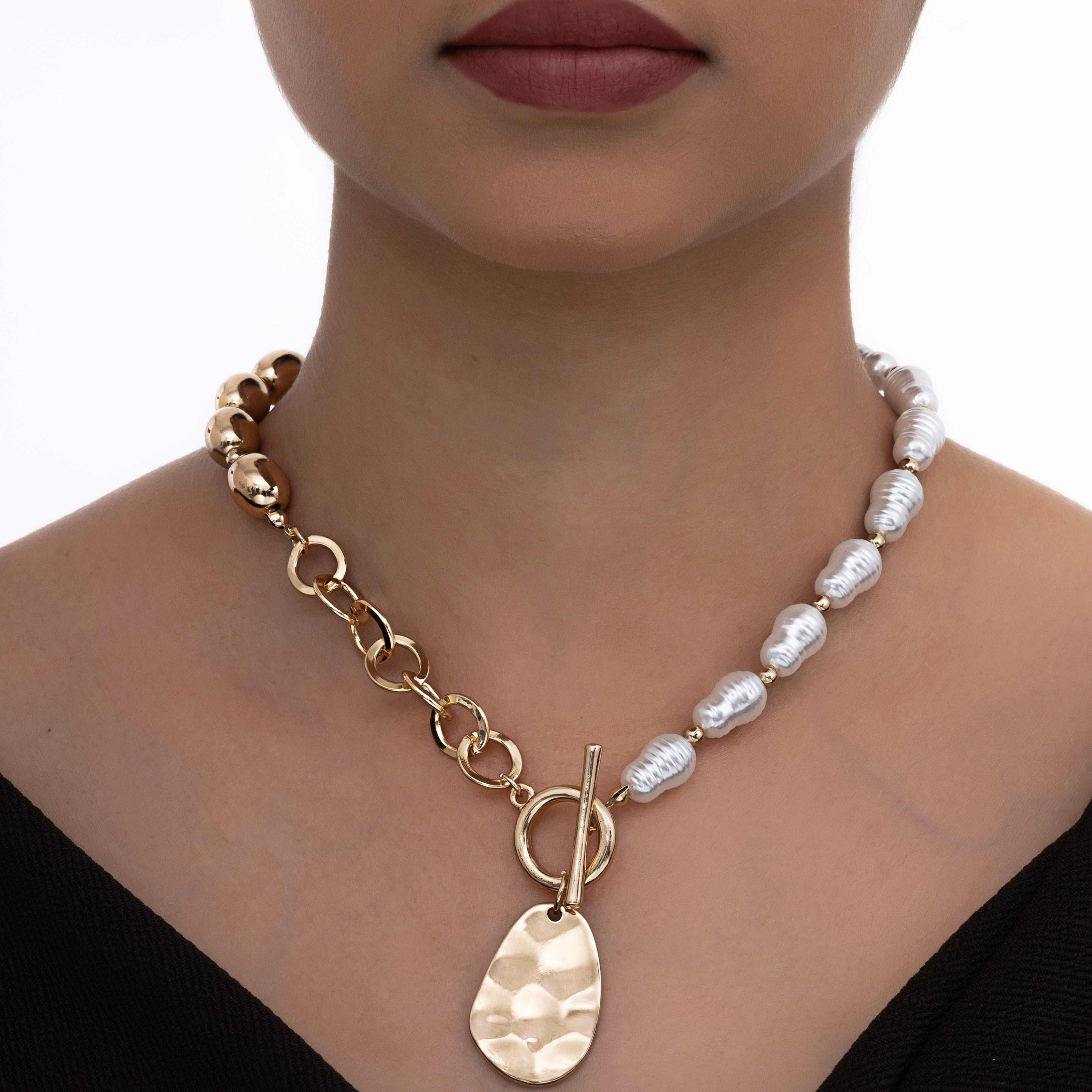 Lustre Pearl Necklace