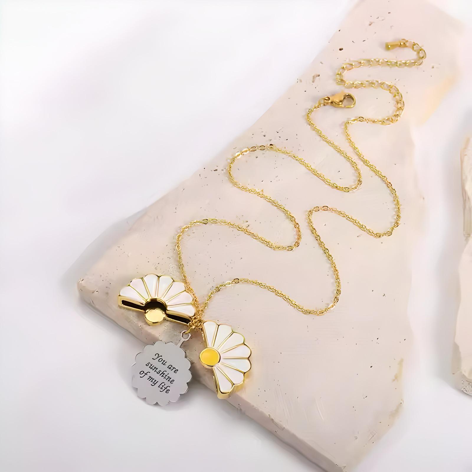 Personalised forever daisy locket